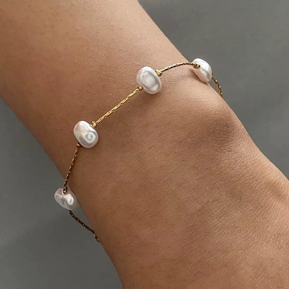 SahrzJewellery Jewelry - 18K Gold Plated Faux Pearl Bracelet